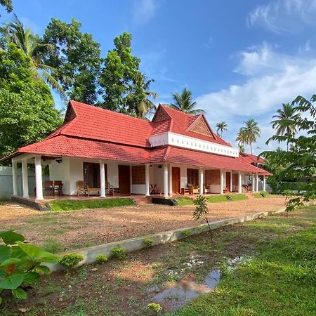 Hotel The Royal Island Mundrothuruth Exterior foto