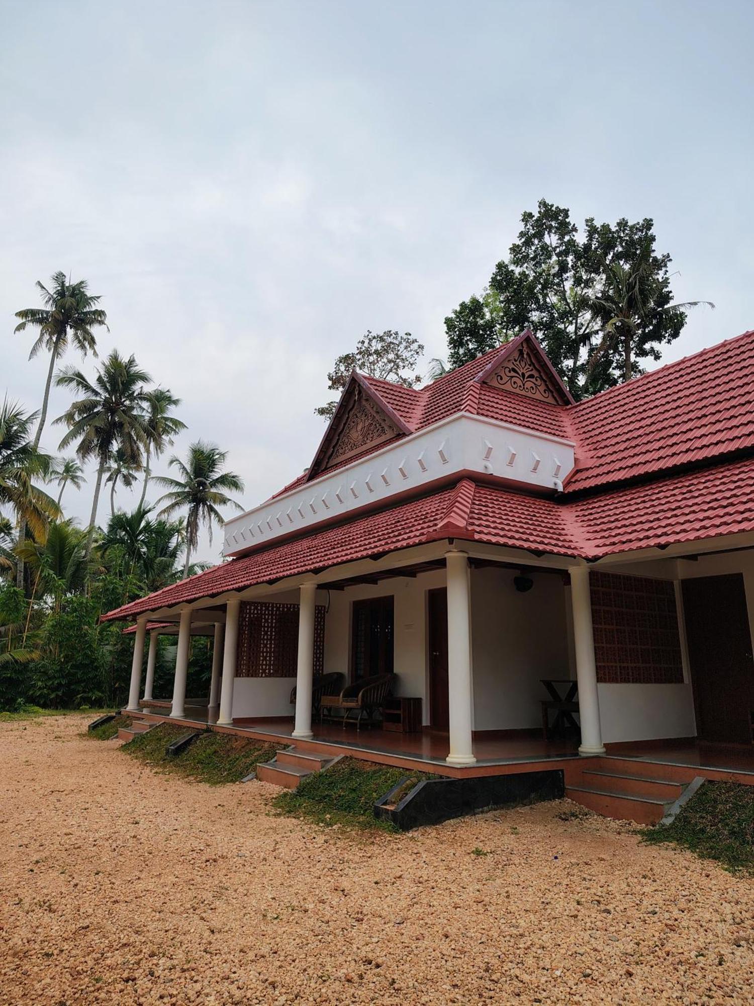Hotel The Royal Island Mundrothuruth Exterior foto